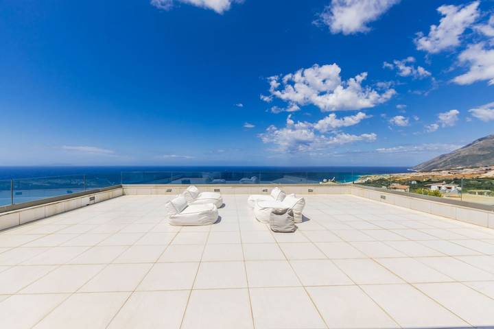 Location de vacances pour 8 personnes, avec balcon, adapté aux familles à Himarë - 2