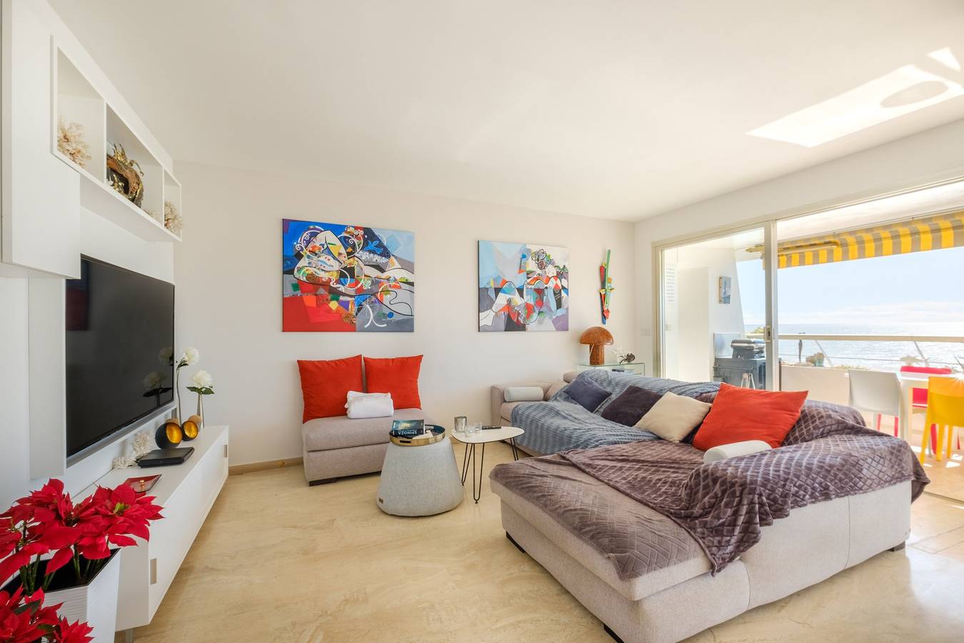 Appartement entier, Appartement 'Marina Baie Des Anges' avec vue sur la mer, Wi-Fi et climatisation in Villeneuve-Loubet Plage, Villeneuve-Loubet