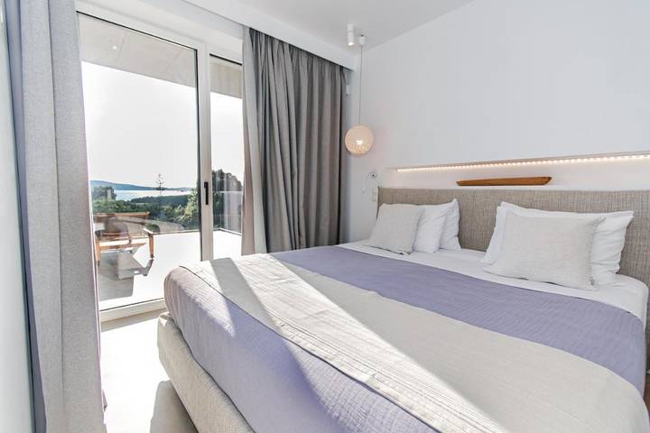 Location de vacances pour 6 personnes, avec sauna et vue ainsi que piscine et jardin dans Gialova - 2