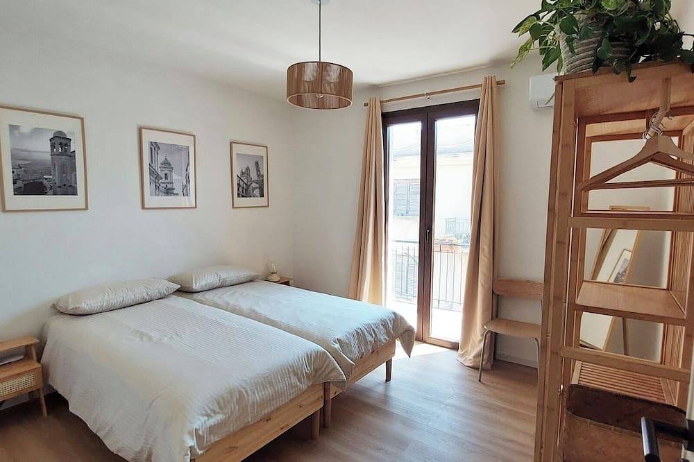 Entire apartment, Stylish and modern 2-bedroom apartment with a stunning rooftop terrace in Menfi, Agrigento Province