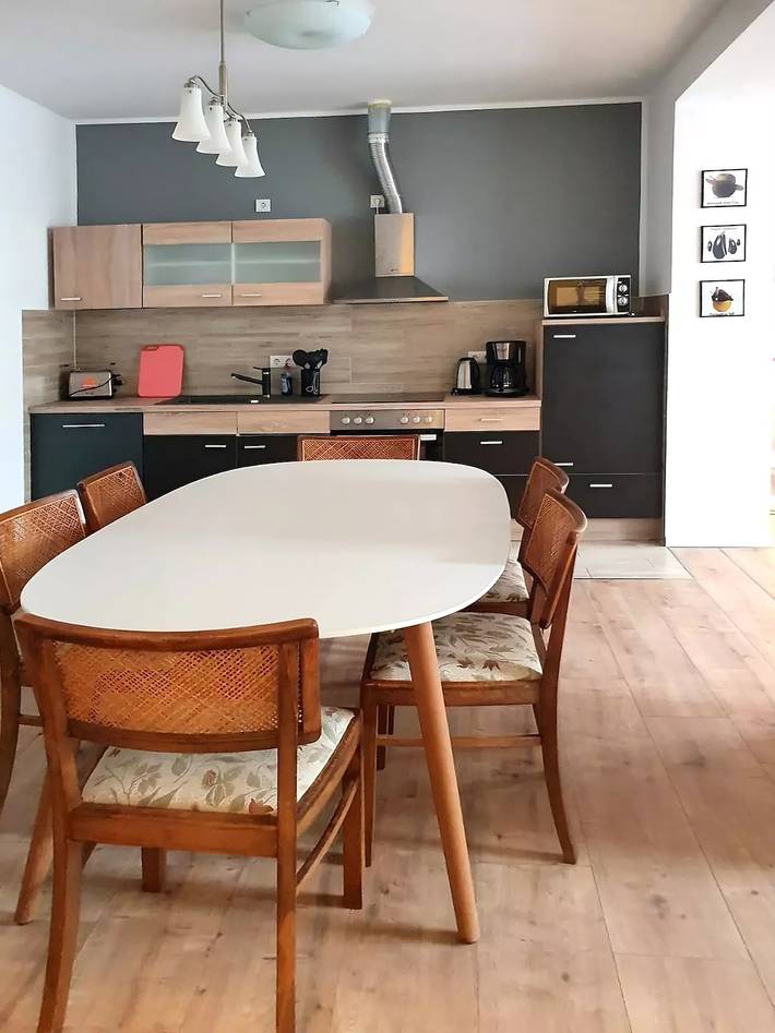 Appartement entier, Appartement 'Geräumige Moderne 3 Raumwohnung' avec terrasse partagée et Wi-Fi in Dohna, Monts-Métallifères-de-l'Est