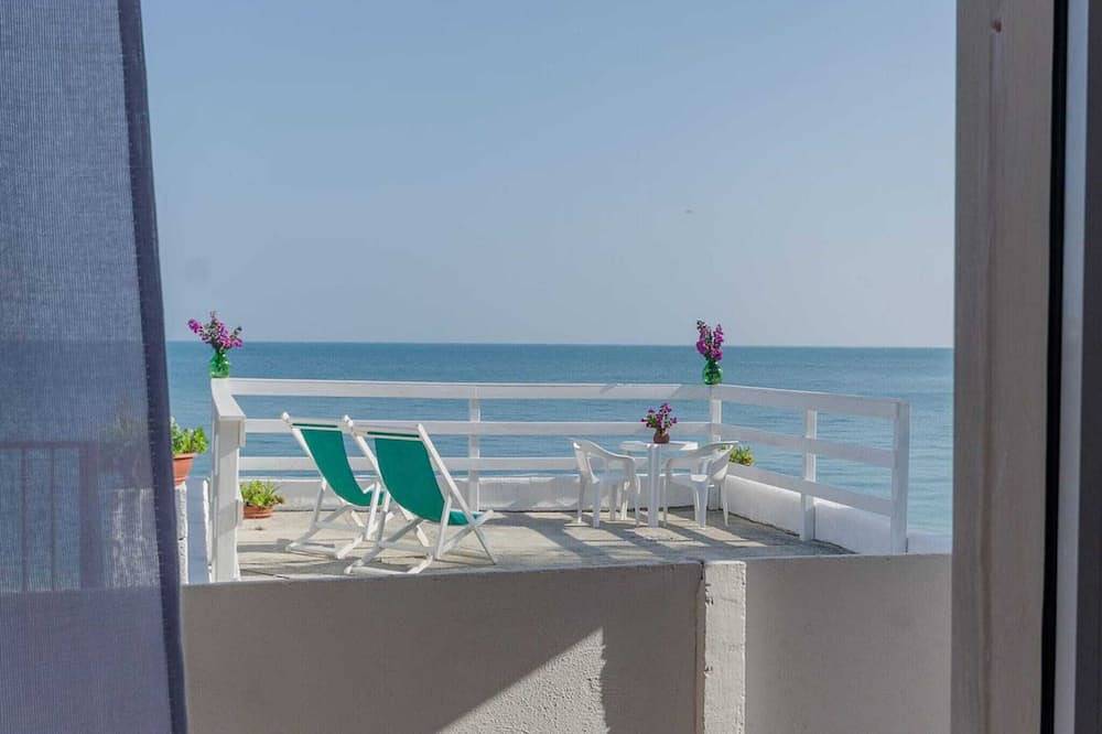Entire apartment, Miramare House - Trilo 4 B in Mattinata, Gargano