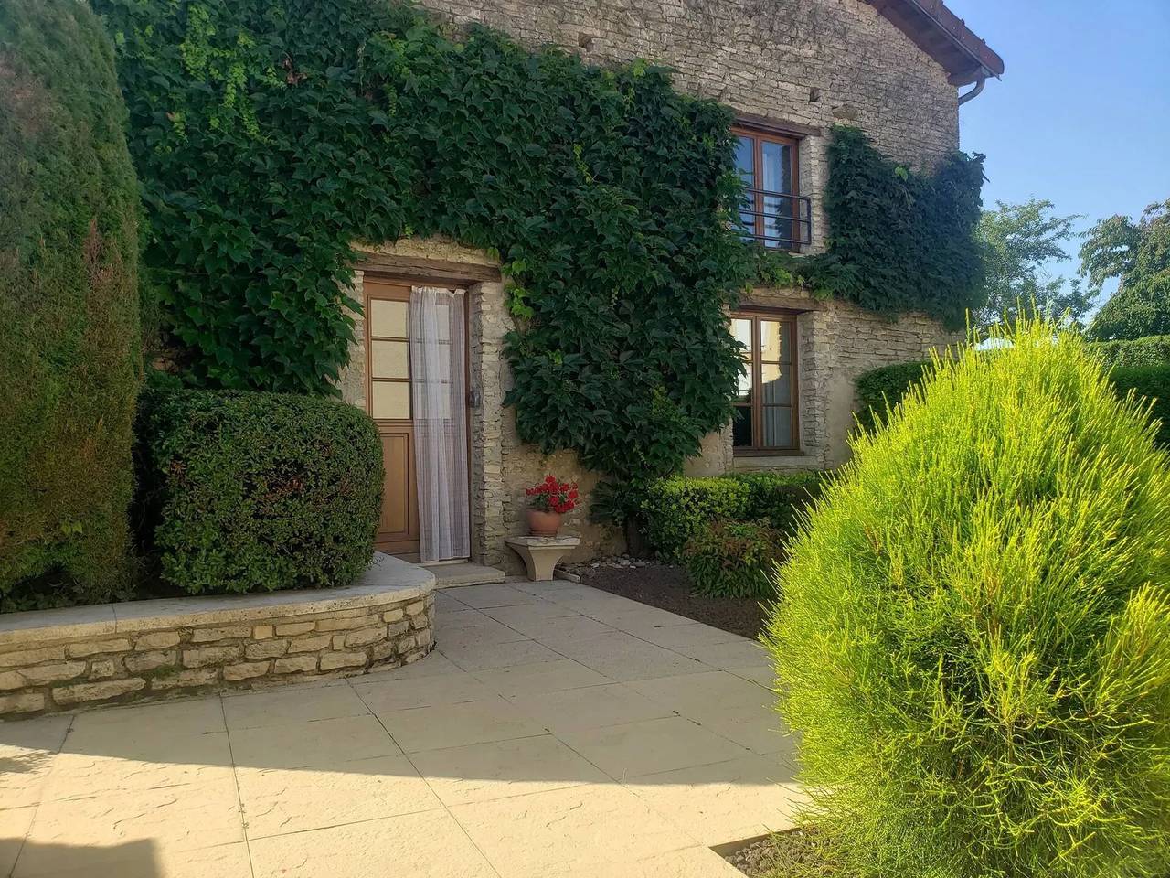 Acogedora casa con terraza en Lévigny in Lévigny, Aube (desambiguación)