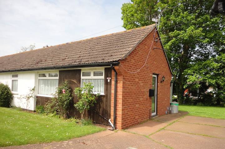 Bungalow for 4 people, with garden in Somerset