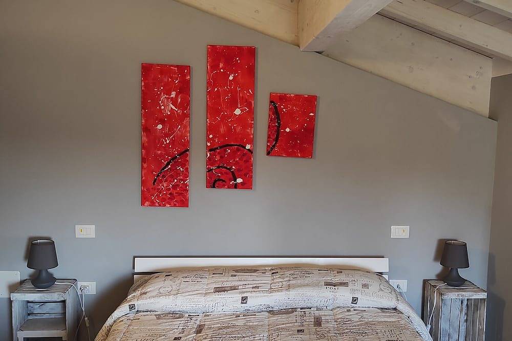 Corte Clocego _ Triple room with private bathroom. Relaxation in the green in Verona, Provincie Verona