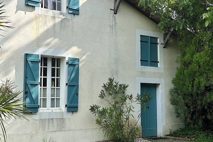 Location de vacances pour 7 personnes, avec jardin et terrasse à Laurède