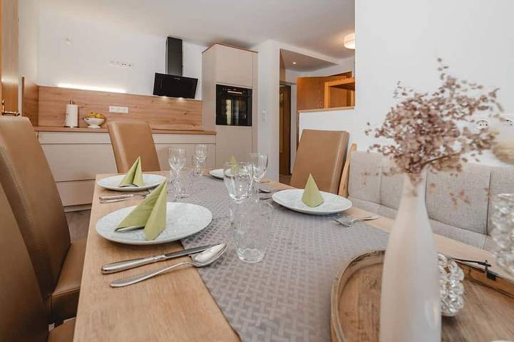 Ferienwohnung für 8 Personen, mit Garten und Balkon