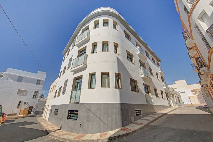 Entire apartment, Quiet Apartment with Balcony and Mountain Views in Carboneras in Playa de los Barquicos (Carboneras), Carboneras