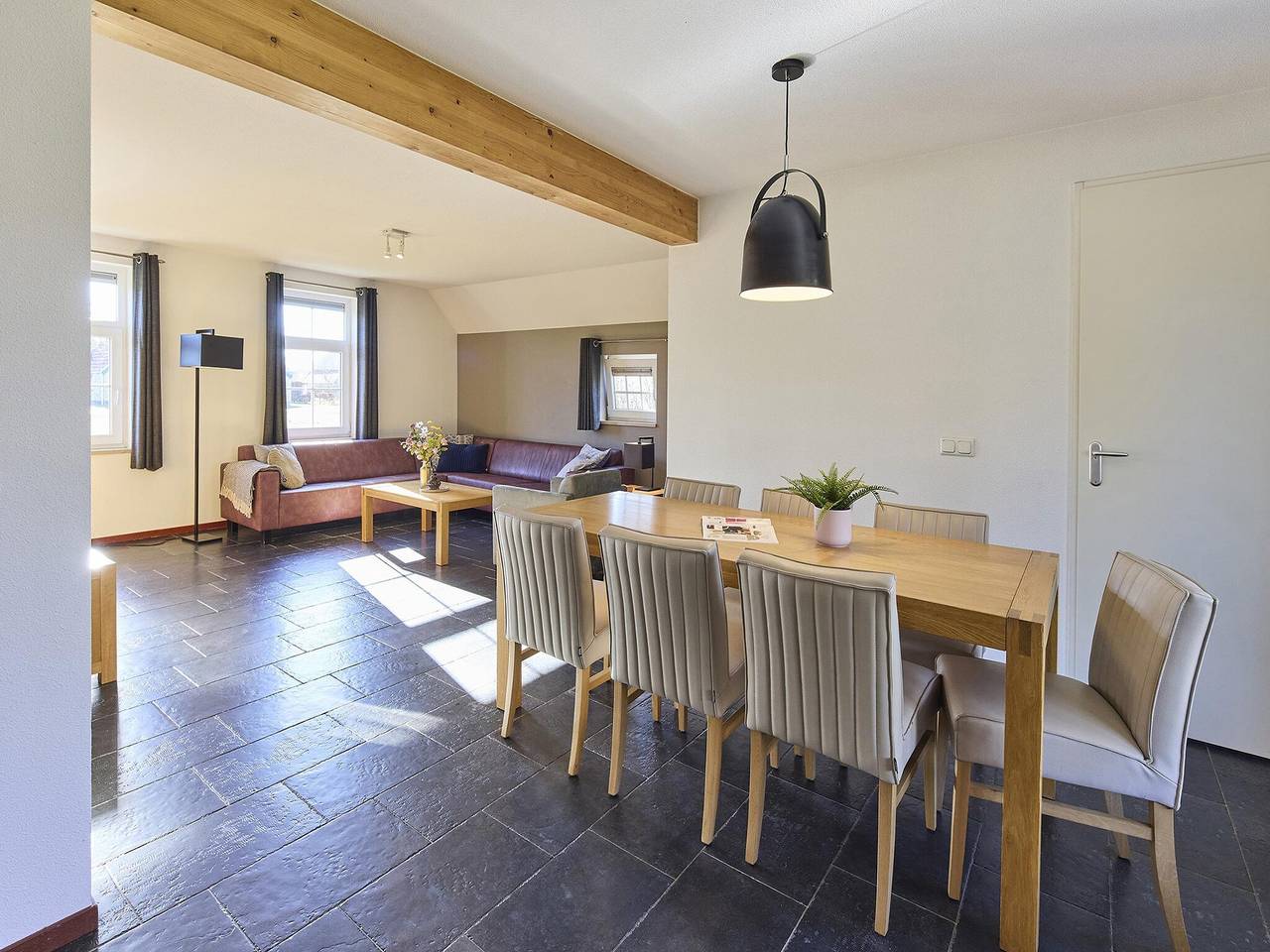 Boerderij in Limburg met Zwembad in Limburg