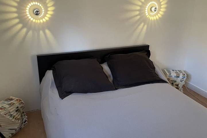 Ganze Wohnung, Cote d'azur apartment between Nice and Cannes with private pool access in La Gaude, Mittelmeerküste (Frankreich)