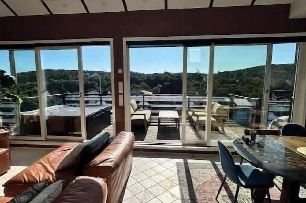 Ganze Wohnung, Penthouse near downtown, with a jacuzzi and a swimming pool in Kristiansand