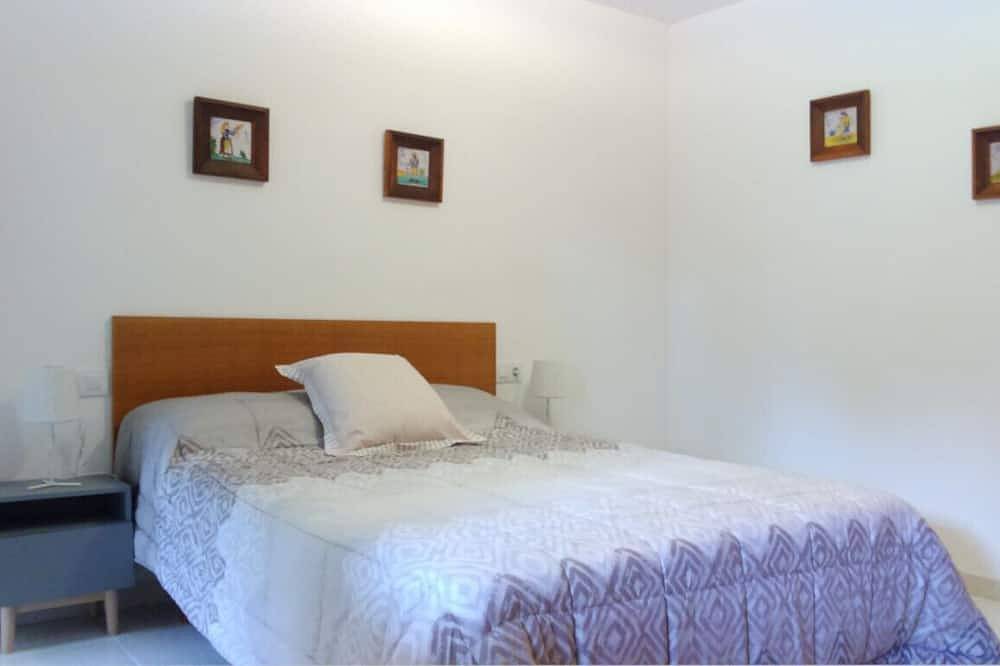 Casa de piedra en un gran jardin-bosque con piscina privada cerca de Begur in Regencós, Costa Brava