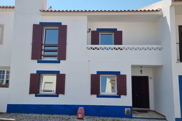 Ferienhaus für 8 Personen, mit Balkon und Garten in Porto Covo