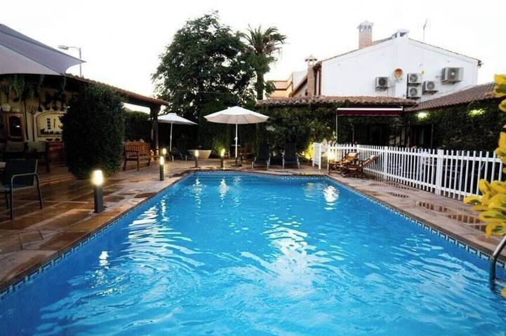 Ferienhaus für 10 Personen, mit Pool und Garten - 1