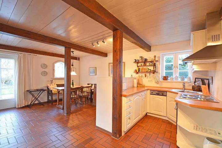 Ferienwohnung für 4 Personen, mit Terrasse und Garten in Süderende