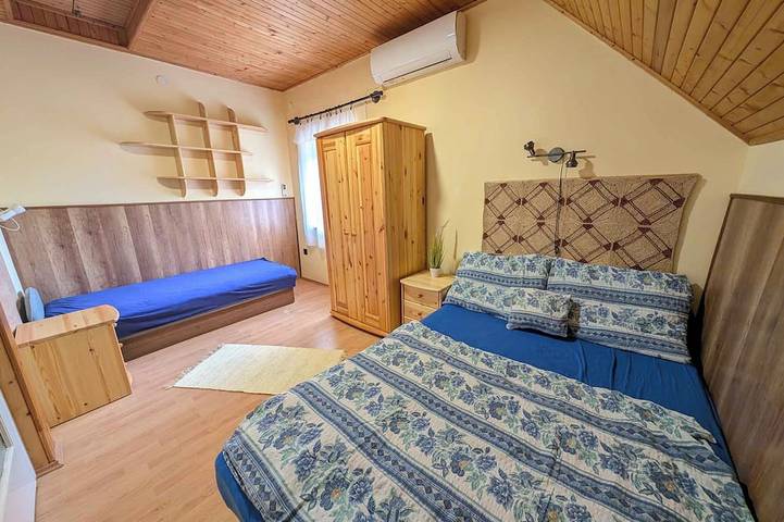 Vakantiehuis met 2 terrassen en zwembad nabij het strand in Mariënbad, Zuidelijke oever van het Balatonmeer