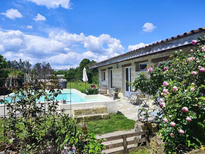Location de vacances pour 3 personnes, avec piscine et jardin, animaux acceptés à Sainte-Terre - 2