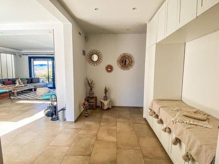 Location de vacances pour 10 personnes, avec jardin ainsi que piscine et vue à Cornillon - 3