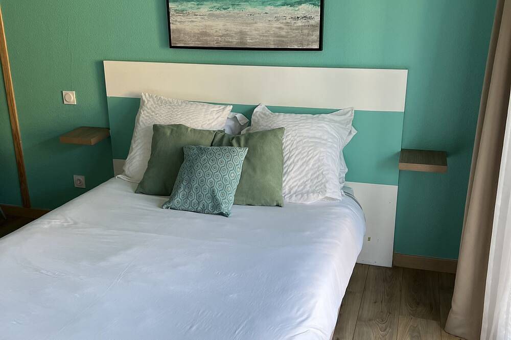 Appartement entier, Modern studio with pool near Honfleur in Équemauville, Région de Lisieux