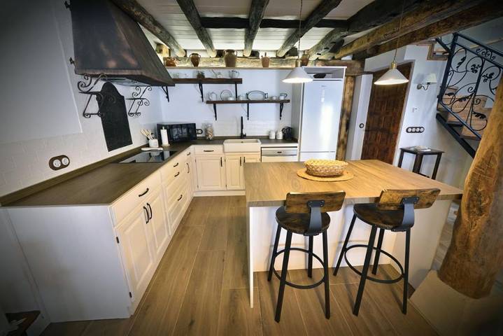 Casa rural para 9 personas, con jardín, Se admiten mascotas en El Valle (Soria) - 2