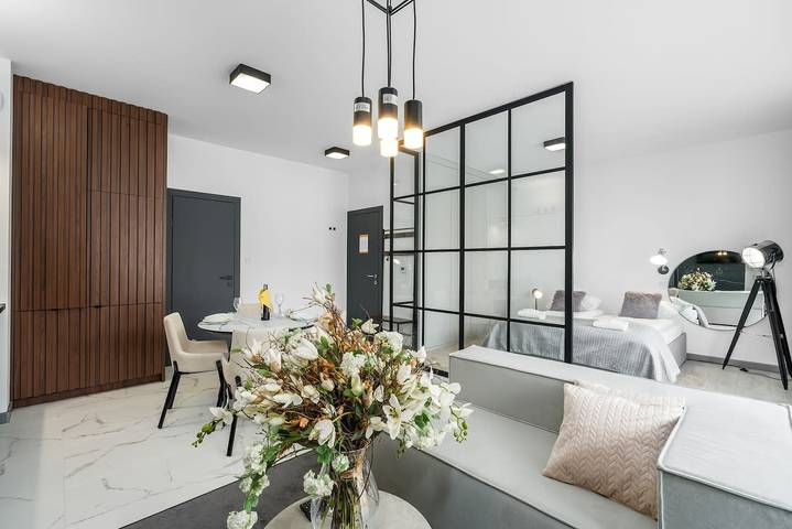 Entire apartment, Stylish Studio | Parking, Balcony and 8 min to Old Town in Poznan, Greater Poland