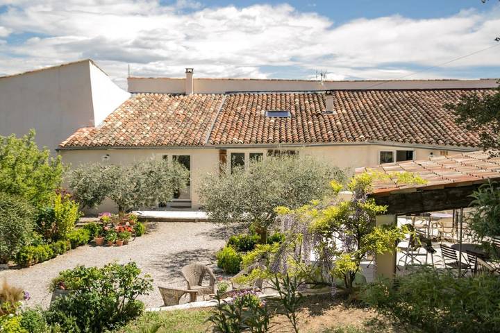 Chambre d’hôte pour 3 personnes, avec jardin ainsi que terrasse et vue à Cotignac - 3