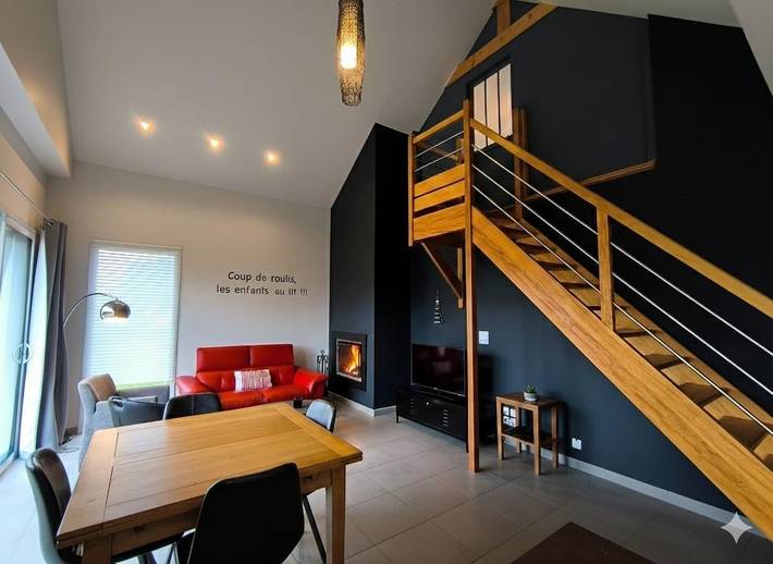 Gîte pour 4 personnes, avec piscine et sauna ainsi que terrasse et jardin