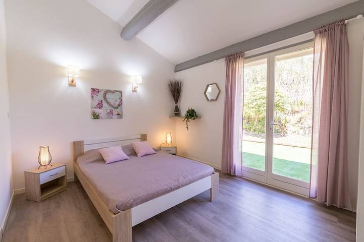Location de vacances pour 8 personnes, avec terrasse et jardin dans Plage Du Pradeau - 4