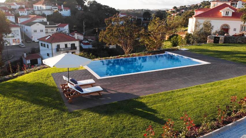 Aluguel de quarto para 2 pessoas, com piscina e terraço e ainda jardim em Sertã
