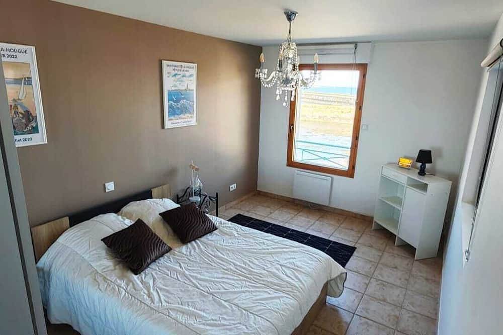 Appartement entier, Nouveau, F2 face à la mer, port 20m, commerces 80m, très calme, garage, balcon in Saint-Vaast-la-Hougue, Région de Cherbourg