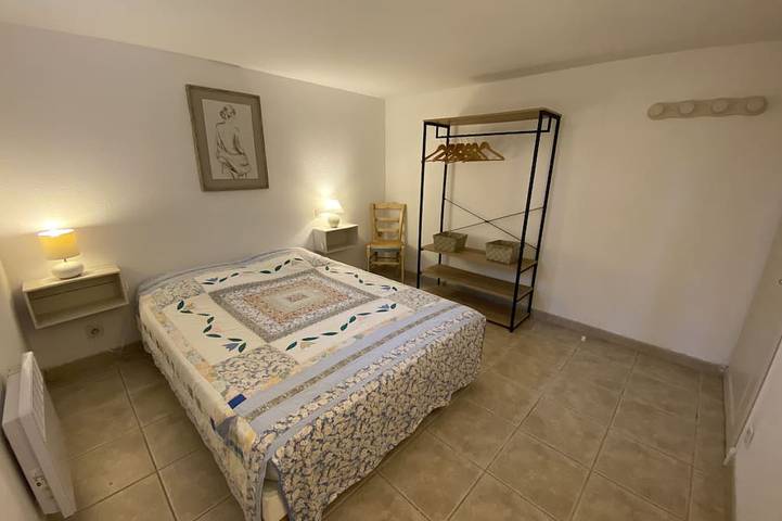 Apartamento entero, Calm and relaxation with a view of the Château and listed village, L'Olivier in Grignan, Región de Nyons