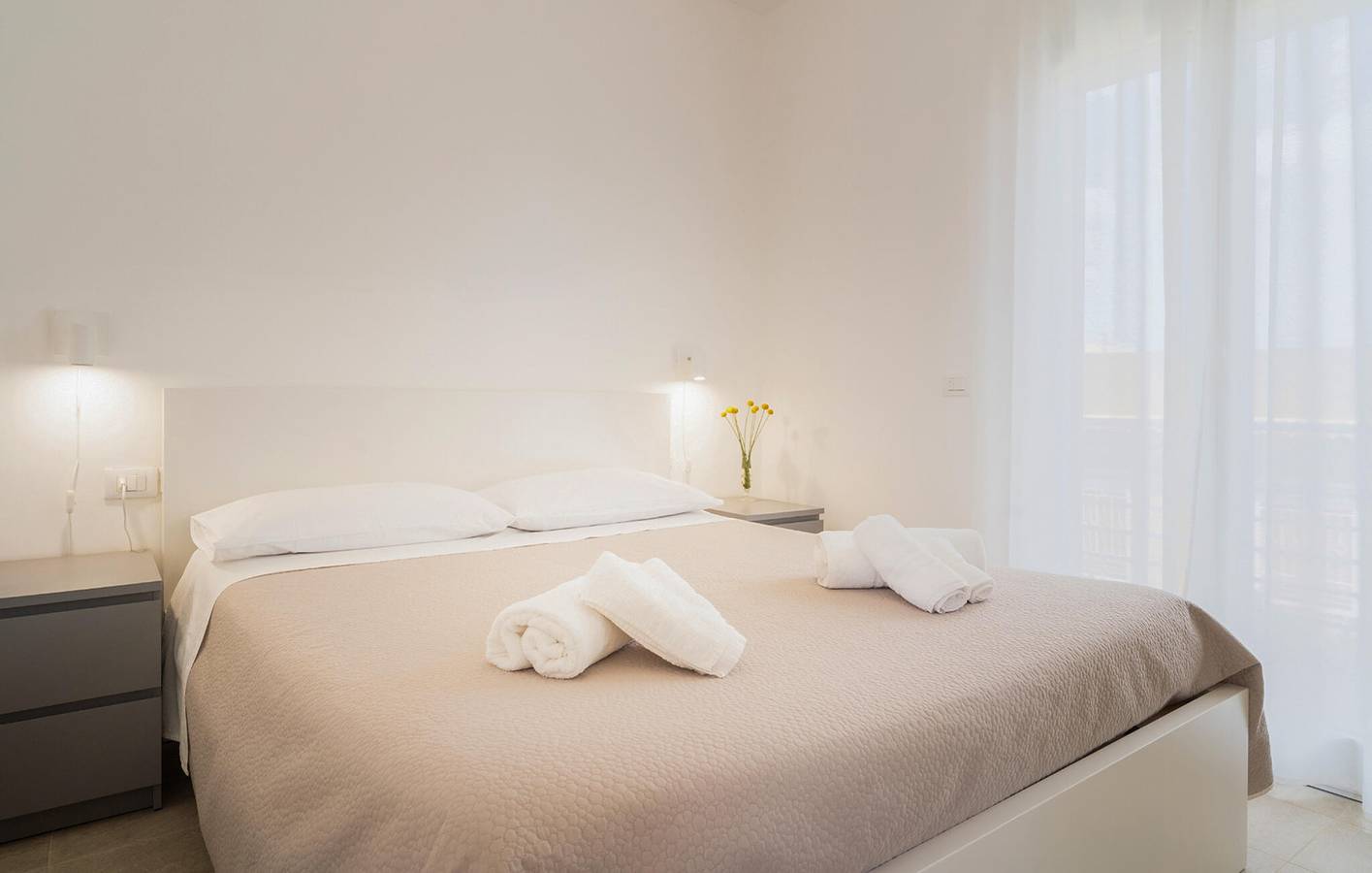 Ganze Ferienwohnung, Strandresort mit Pool, WLAN und Klimaanlage, 1,5 km vom Agua Beach Resort entfernt in Marzamemi, Noto und Umgebung