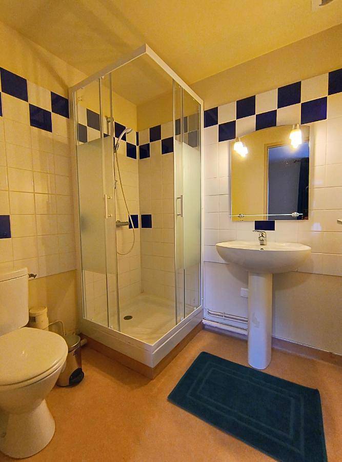 Hôtel pour 2 personnes, avec terrasse et vue, animaux acceptés à Rochefort-Montagne - 2