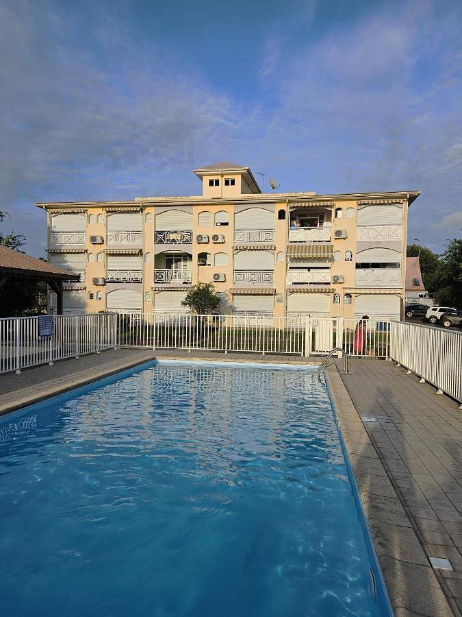 Gîte pour 3 personnes, avec vue ainsi que balcon et piscine dans Anse Corps de Garde - 2