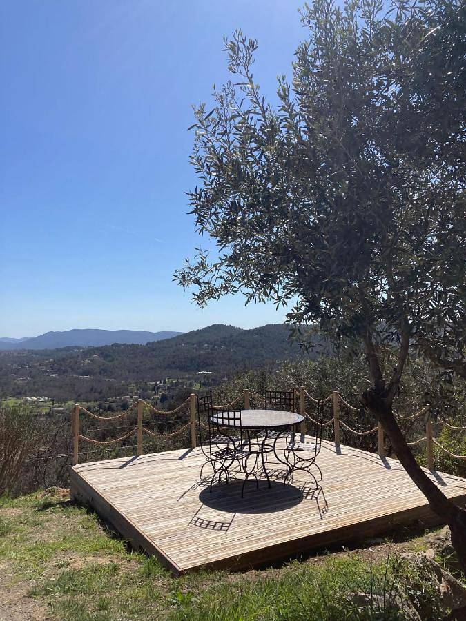 Appartement entier, One-Bedroom Apartment in Seillans, Région de Draguignan