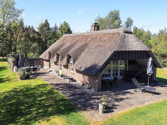 Ferienhaus für 6 Personen, mit Terrasse und Whirlpool sowie Garten, mit Haustier in Bratten - 2