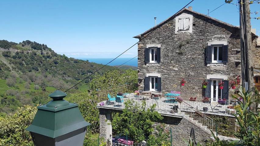 Chambre d’hôte pour 2 personnes, avec Balcon et Terrasse ainsi que Jardin et Vue