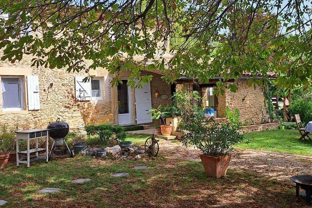 Appartement entier, Gîte indépendant avec piscine dans  la campagne drômoise in Montoison, Région de Die