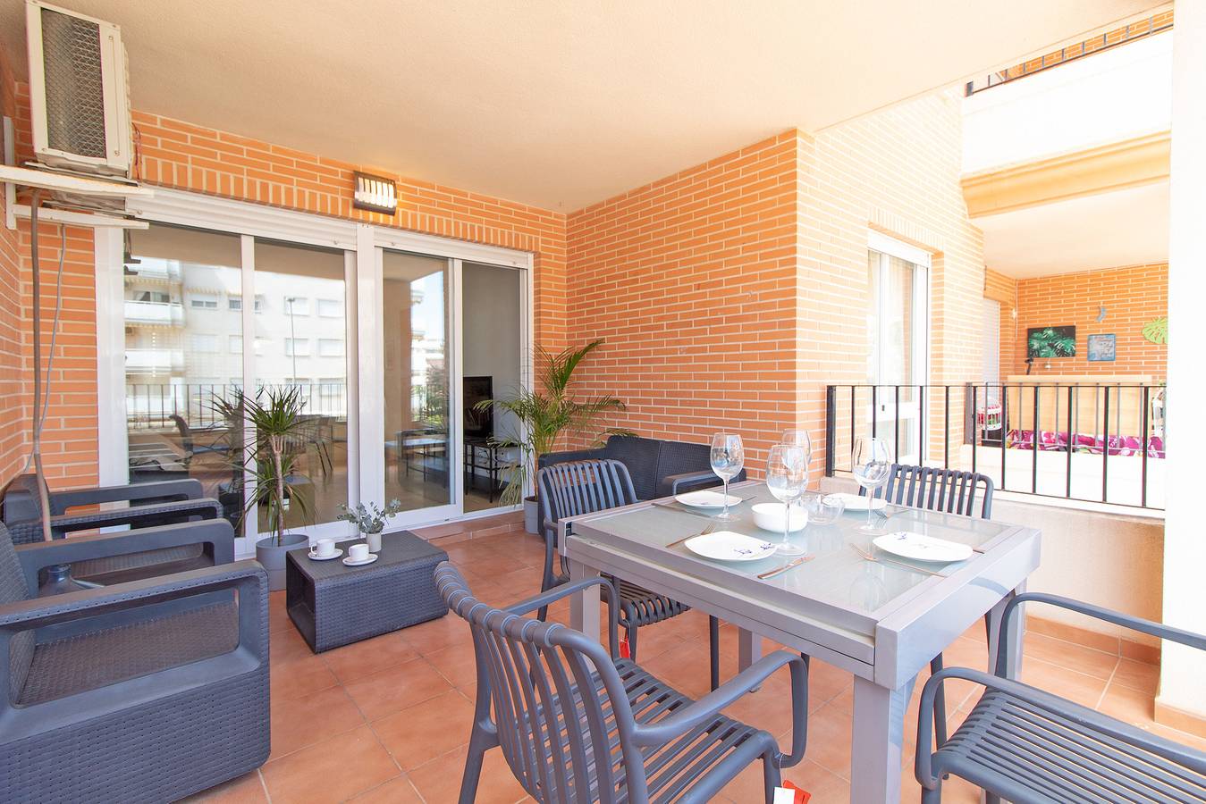 Apartamento entero, Global Properties: Apartamento con piscina y terraza en la playa de Canet in Canet de Berenguer, Costa de Valencia