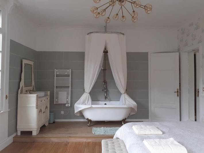 Chambre d’hôte pour 2 personnes, avec Terrasse ainsi que Jardin et Vue dans Camblain-l'Abbé
