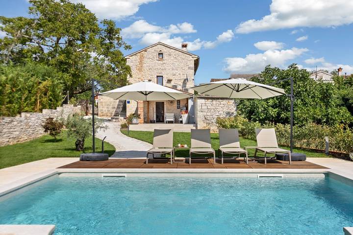 Bnb für 4 Personen, mit Balkon/Terrasse und Garten sowie Pool in Istrien