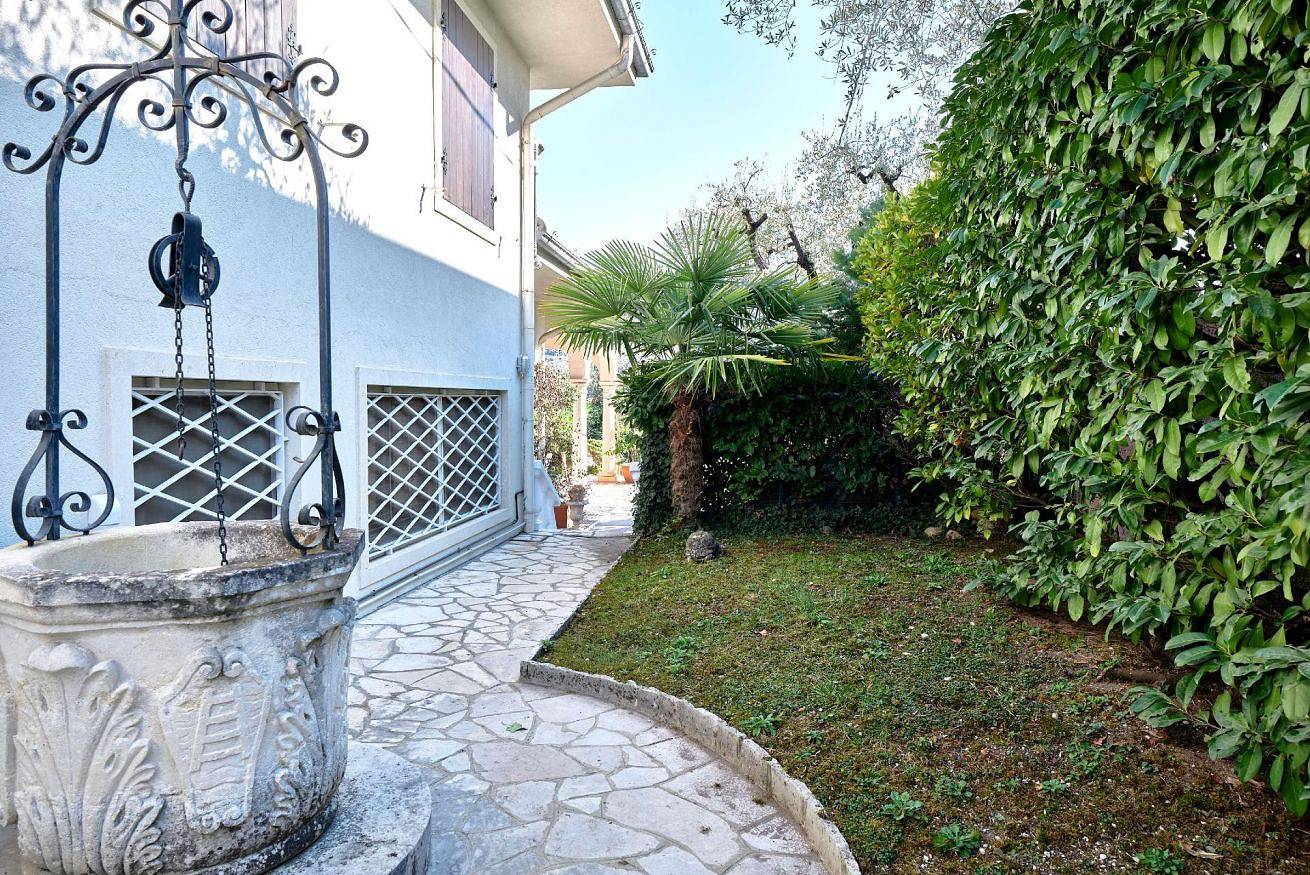 Ganze Wohnung, Apartmentsgarda - Residenza Bouganville in Garda, Gardasee-Berge