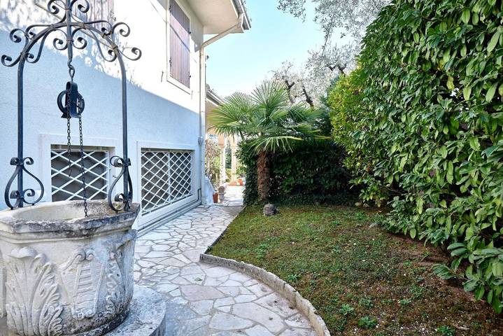 Ganze Wohnung, Apartmentsgarda - Residenza Bouganville in Garda, Gardasee-Berge