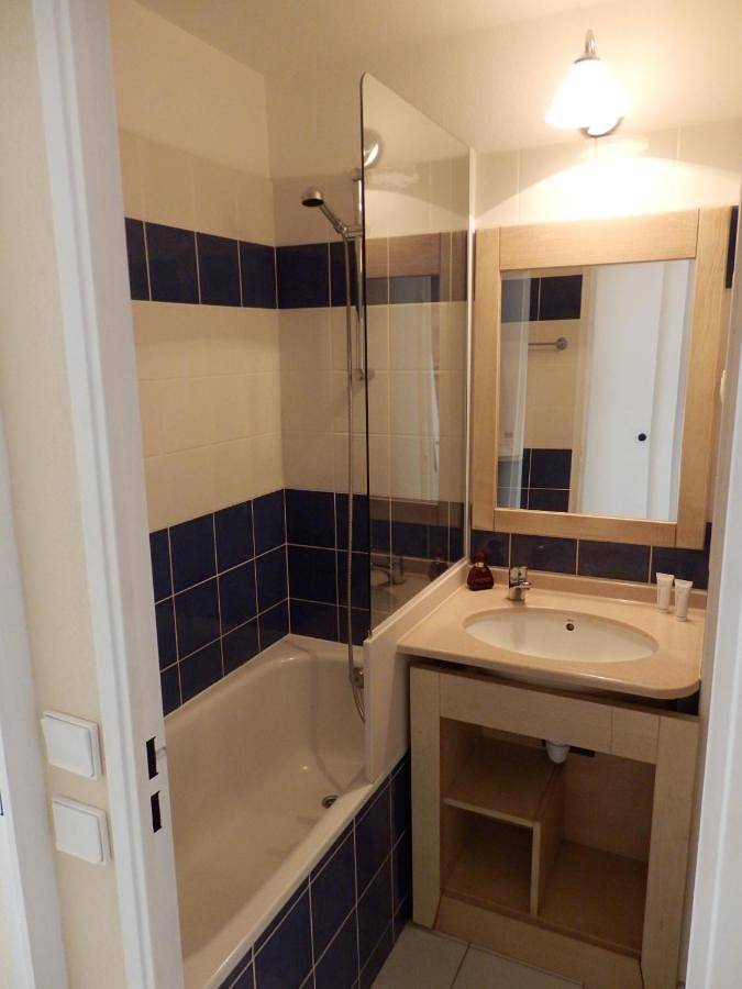 Gîte pour 4 personnes, avec vue et piscine ainsi que jardin et bassin pour enfant dans Plage La Badine - 2