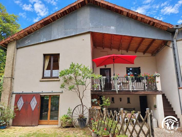 Gîte pour 6 personnes, avec Terrasse à Pont-de-Larn