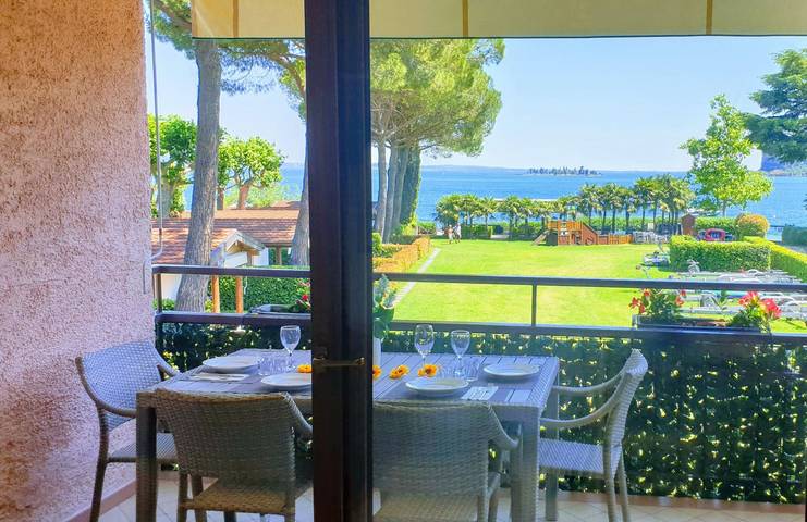Apartamento vacacional entero, Apartamento de vacaciones para 6 personas con jardín in Spiaggia Gardiola, San Felice del Benaco