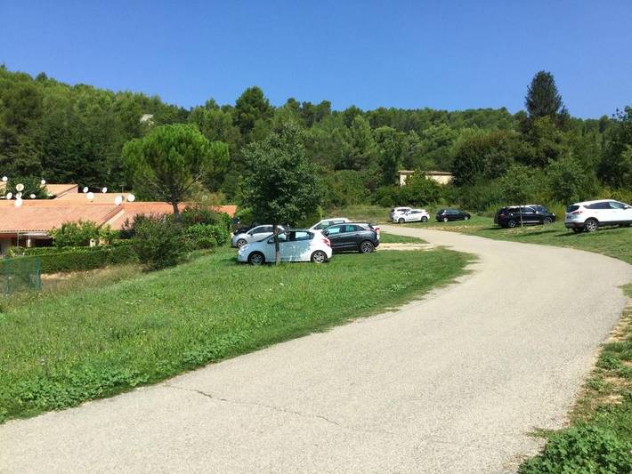 Location de vacances pour 4 personnes, avec terrasse ainsi que piscine et jardin à Saint-Martin-de-Brômes - 3