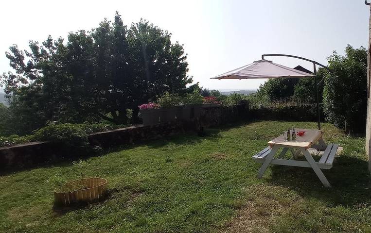 Location de vacances pour 4 personnes, avec vue et jardin, animaux acceptés à Beaubery - 2