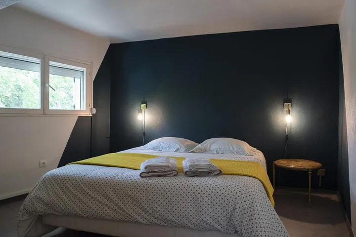Apartamento de vacaciones para 4 personas, con vistas además de piscina y jardín - 1