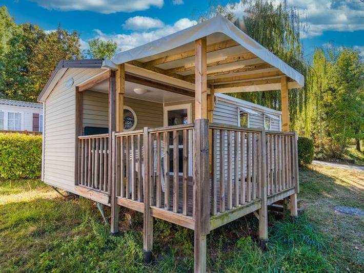Camping pour 4 personnes, avec Terrasse et Piscine